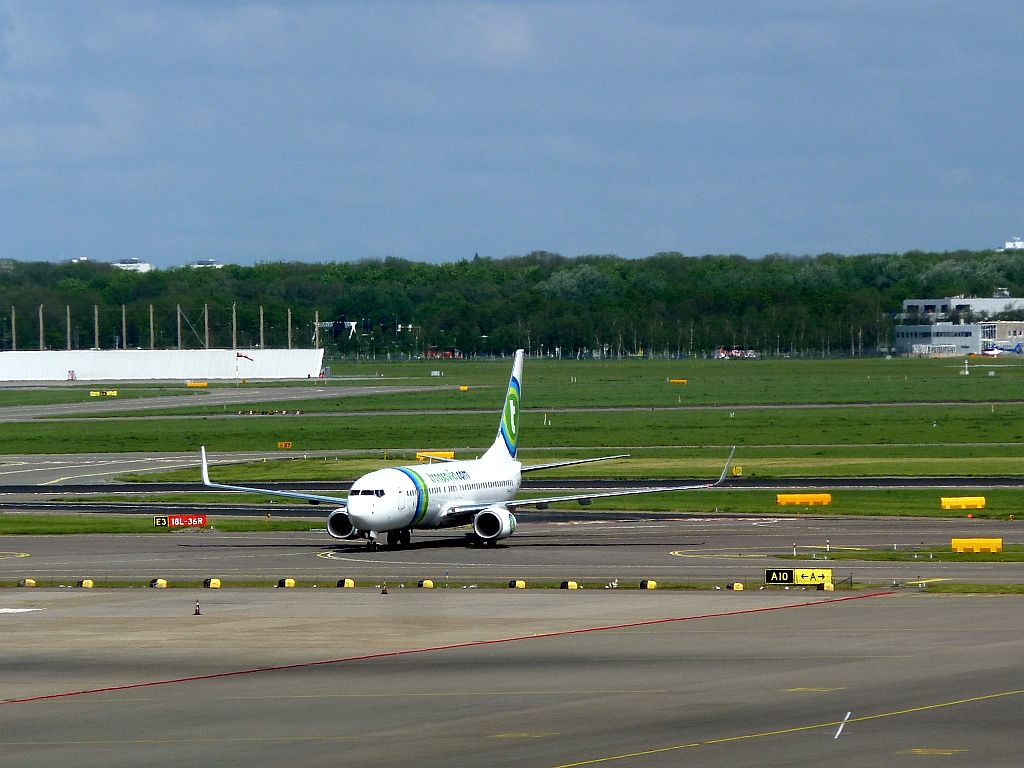 C-D Platform - PH-HSC Boeing 737-8K2 - Amsterdam